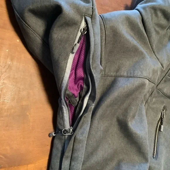 Firefly Rihanna snowboard jacket. Size M - Picture 5 of 13